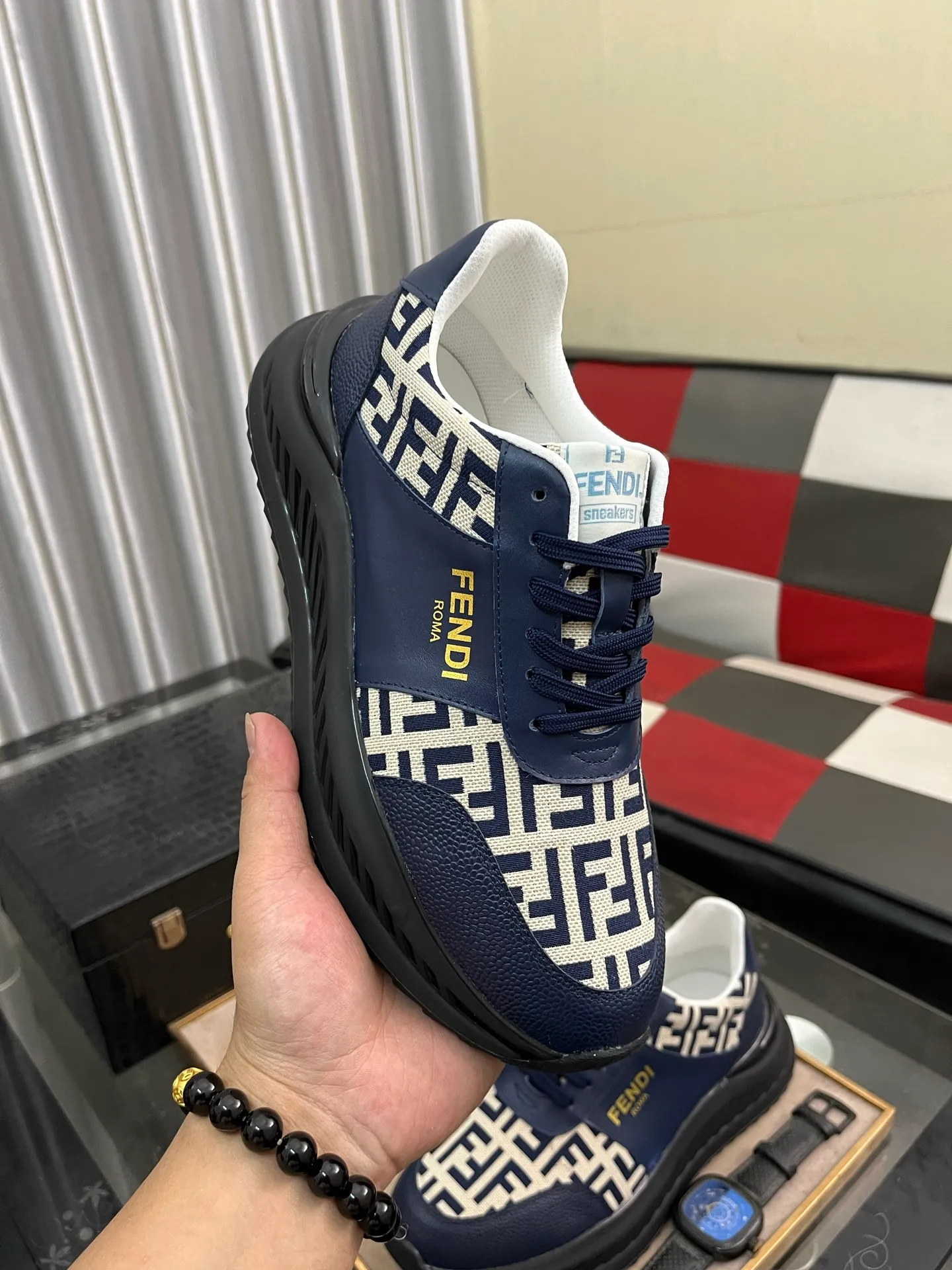 Men's Men's Shoes💰458⌚️⌚️[Fendi] Fendi's latest casual shoes for men! Available at counters simultaneously! Made entirely of imported top-grain calfskin, the interior is made of top-grain water-dyed cowhide, and the original factory-supplied rubber outsole. Leading new fashion concepts. Matching code: 38-444️⃣Colors available